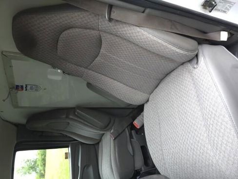 Used 2004 GMC Savana 3500 image 8