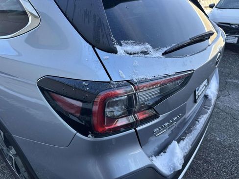 Used 2022 Subaru Outback Limited image 8