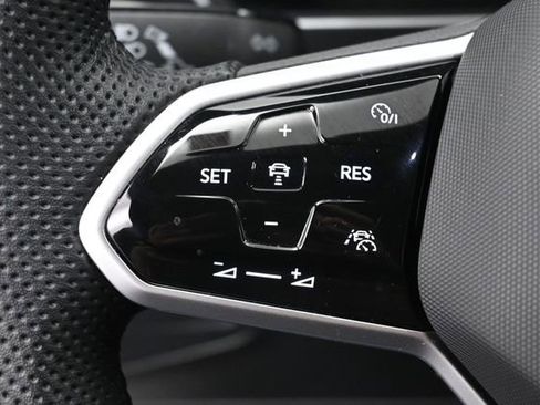 Used 2024 Volkswagen Tiguan SEL R-Line w/ MDO Package, Two-Row AWD/4WD image 17