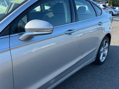 Used 2016 Ford Fusion SE AWD/4WD image 15