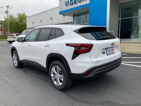 New 2026 Chevrolet Trax LS w/ Driver Confidence Package FWD image 5