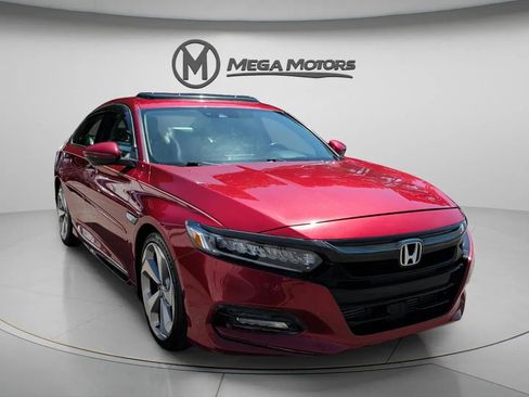 Used 2018 Honda Accord Touring image 11