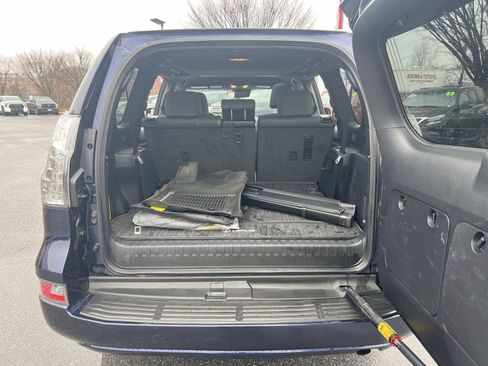 Used 2023 Lexus GX 460 Premium w/ Premium Package image 26