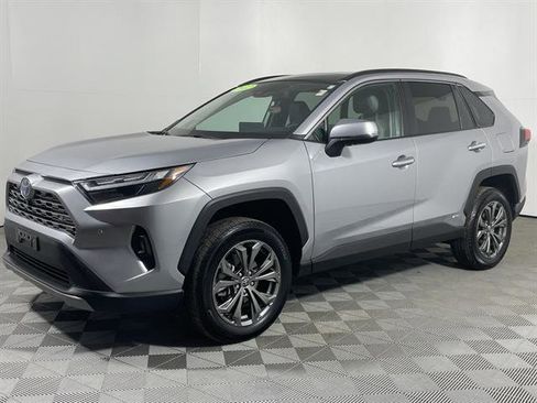 Certified 2022 Toyota RAV4 Limited image 3