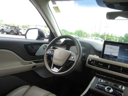 Used 2023 Lincoln Aviator Reserve w/ Equipment Group 201A AWD/4WD image 27