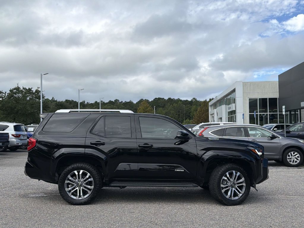 Used 2025 Toyota 4Runner Limited AWD/4WD image 32