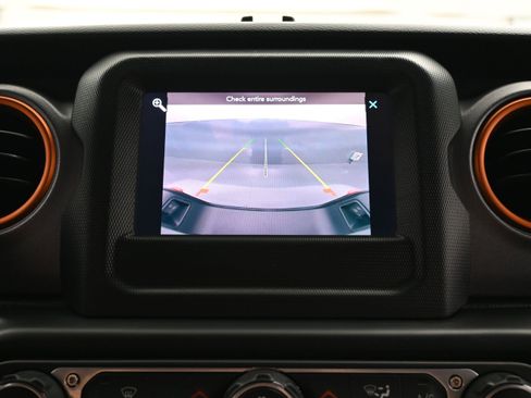 Used 2020 Jeep Gladiator Mojave w/ Trailer Tow Package AWD/4WD image 31