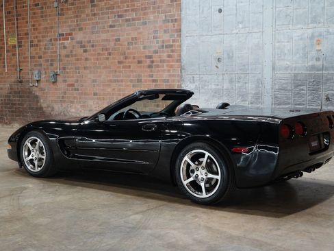 Used 2004 Chevrolet Corvette Convertible w/ Preferred Equipment Group image 12