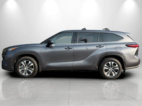 Used 2020 Toyota Highlander XLE AWD/4WD image 5