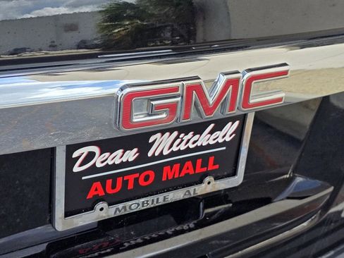 Used 2017 GMC Yukon Denali w/ Open Road Package AWD/4WD image 32