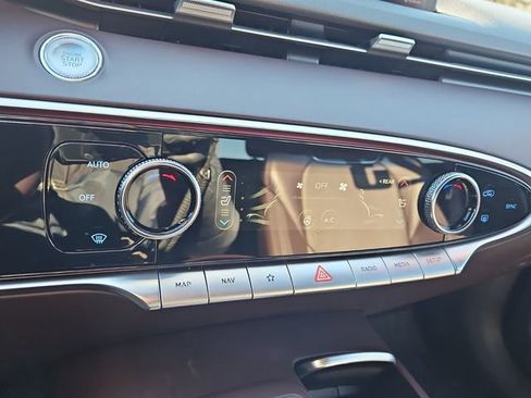 Used 2023 Genesis GV70 2.5T Advanced w/ Advanced Package image 23