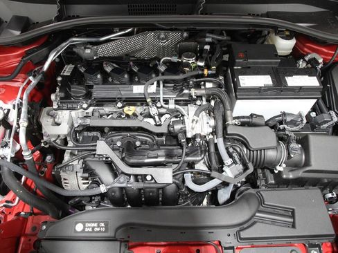 Used 2022 Toyota Corolla Cross XLE image 16