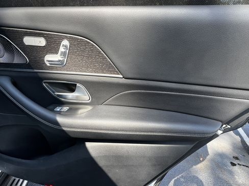 Used 2023 Mercedes-Benz GLS 450 4MATIC w/ AMG Line Exterior image 39