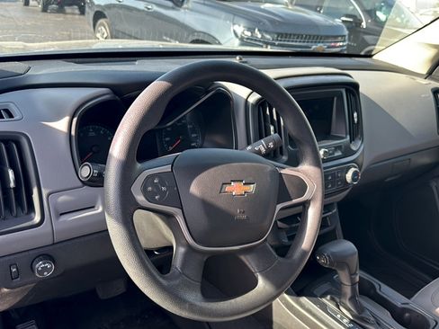 Used 2019 Chevrolet Colorado W/T w/ WT Convenience Package RWD image 8
