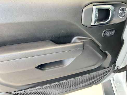 Used 2025 Jeep Wrangler Unlimited Rubicon w/ Safety Group image 12