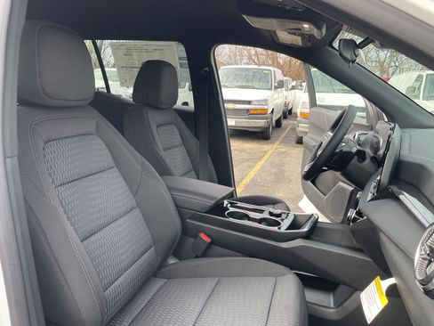 New 2026 Chevrolet Equinox LT w/ LPO, Floor Liner Package FWD image 31