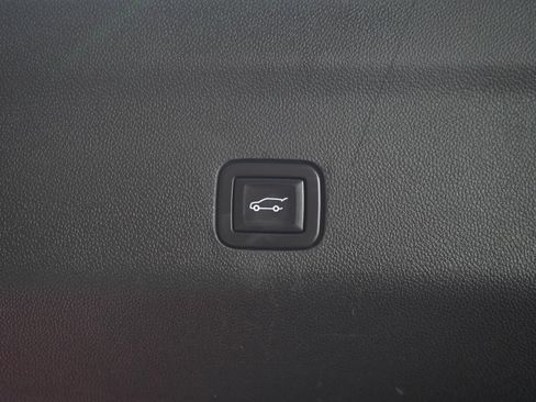 Used 2023 Cadillac Escalade Premium Luxury AWD/4WD image 11