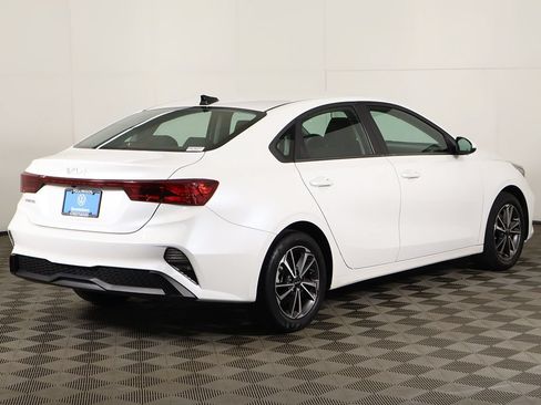 Used 2022 Kia Forte LXS FWD image 8