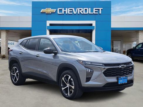 Certified 2025 Chevrolet Trax RS FWD image 1