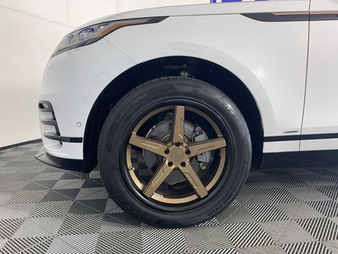 Used 2018 Land Rover Range Rover Velar R-Dynamic SE AWD/4WD image 11