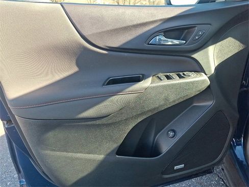 Certified 2022 Chevrolet Equinox RS w/ RS Leather Package image 12