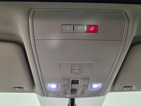 Used 2021 Volkswagen Atlas SE w/ Panoramic Sunroof Package FWD image 13