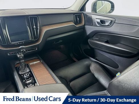 Used 2019 Volvo XC60 T6 Momentum w/ Multimedia Package AWD/4WD image 31