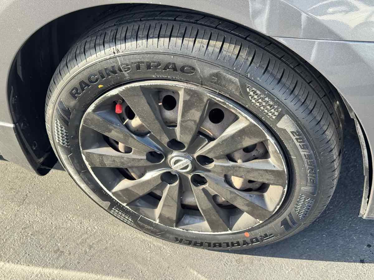Used 2015 Nissan Sentra S FWD image 19