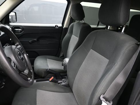 Used 2017 Jeep Patriot Sport image 11