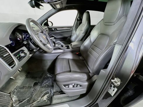 Used 2019 Porsche Cayenne Turbo AWD/4WD image 22