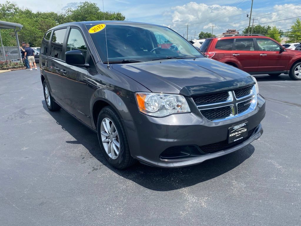 Used 2019 Dodge Grand Caravan SE FWD image 3
