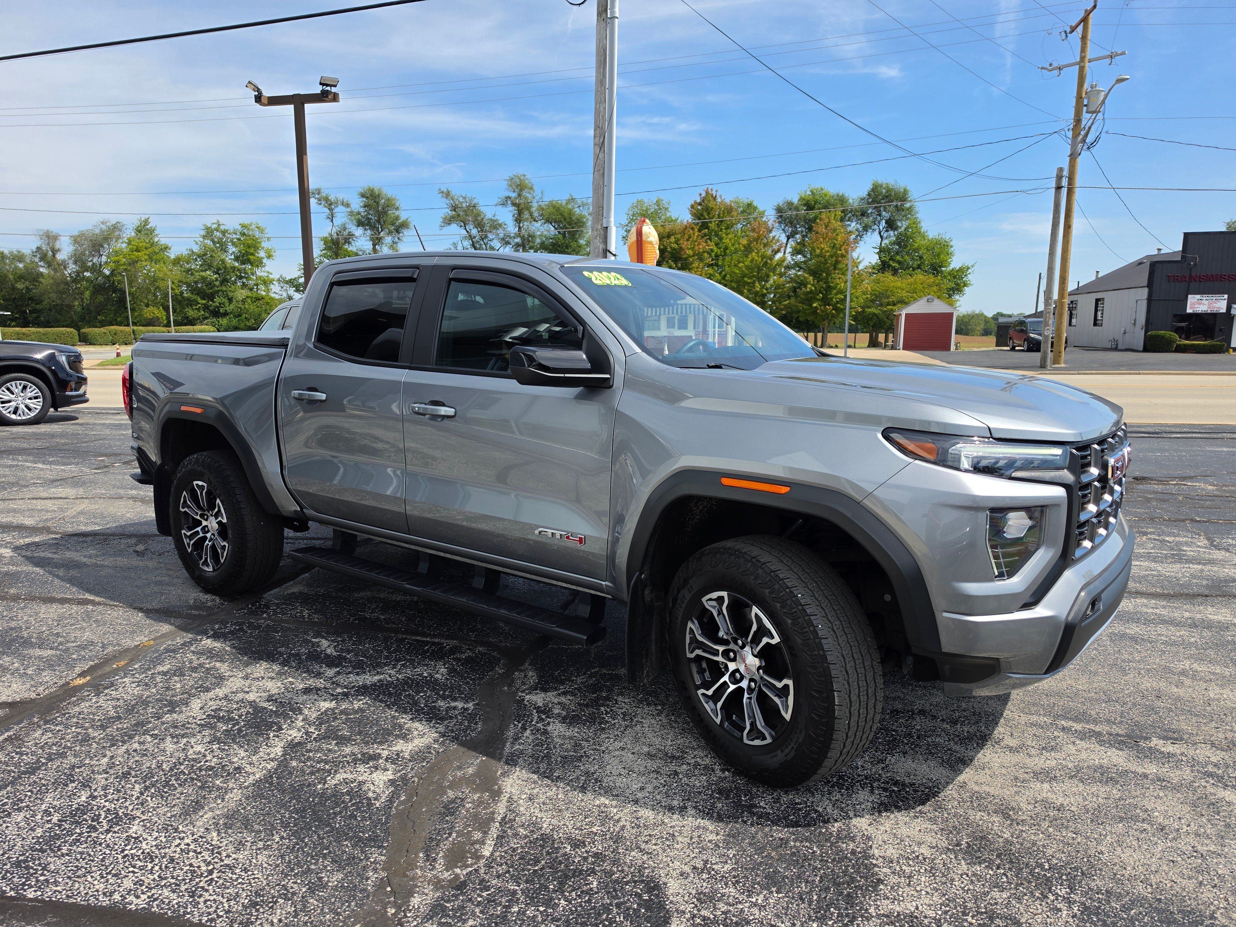 Used 2023 GMC Canyon AT4 w/ AT4 Premium Package AWD/4WD image 3