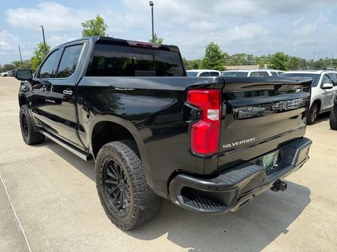 Used 2019 Chevrolet Silverado 1500 High Country w/ Technology Package AWD/4WD image 6