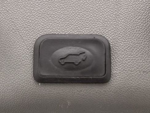 Used 2015 GMC Acadia SLT image 25