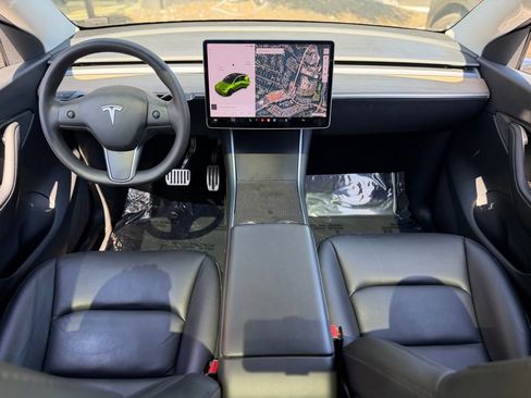Used 2021 Tesla Model Y Long Range image 40
