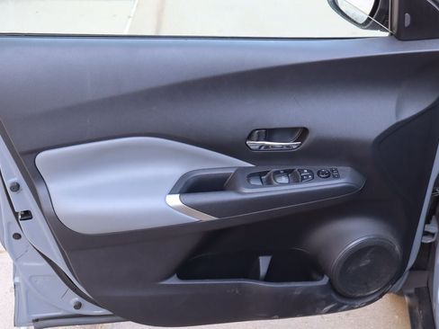 Used 2023 Nissan Kicks SR w/ SR Premium Package FWD image 20
