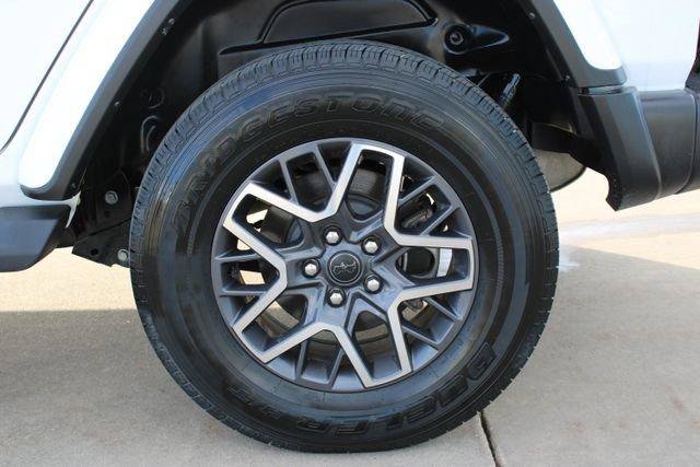 Used 2024 Jeep Wrangler Unlimited Sahara AWD/4WD image 37