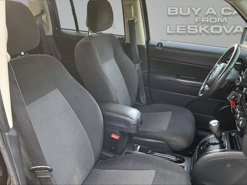 Used 2016 Jeep Patriot Latitude AWD/4WD image 7
