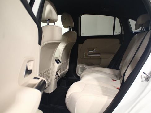 Used 2025 Mercedes-Benz GLA 250 4MATIC image 27