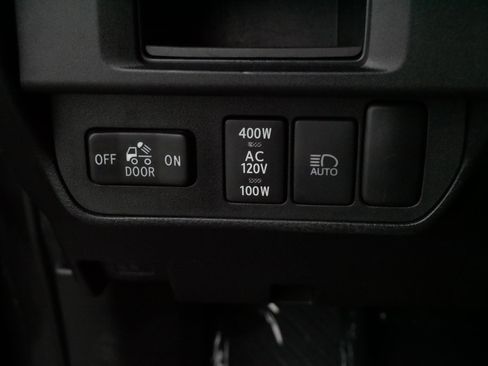Used 2019 Toyota Tacoma TRD Sport AWD/4WD image 28