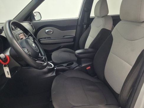 Used 2018 Kia Soul image 17