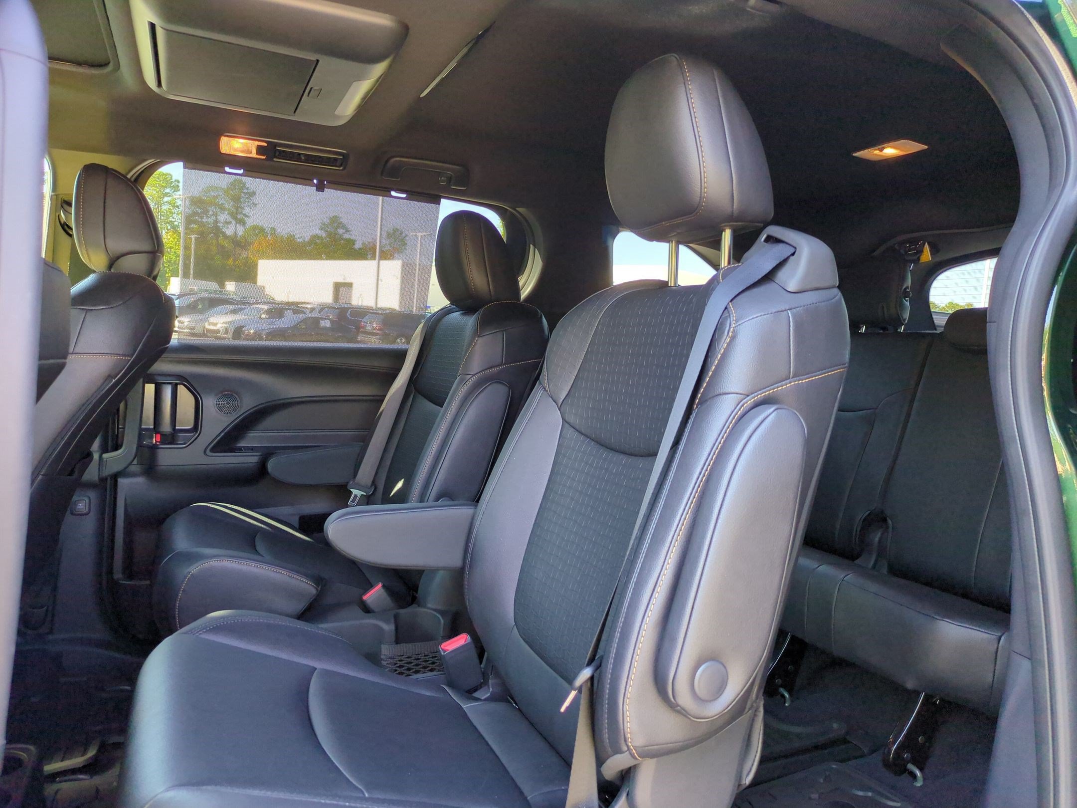 Used 2025 Toyota Sienna XLE Woodland Edition AWD/4WD image 31