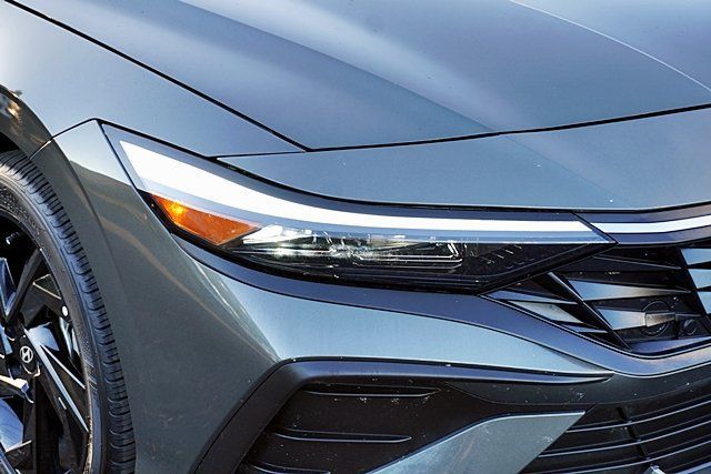 Certified 2026 Hyundai Elantra Sport FWD image 12