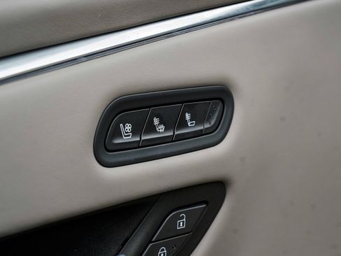 Used 2022 Cadillac Escalade ESV Premium Luxury Platinum w/ Heavy-Duty Trailer Package image 11