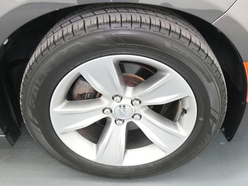 Used 2016 Dodge Charger SXT RWD image 10