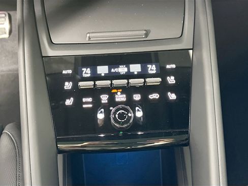 Certified 2025 Porsche Macan 4S Electric image 24