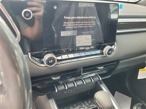 New 2026 GMC Canyon Elevation w/ Convenience Package image 21