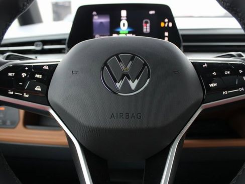 New 2025 Volkswagen ID. Buzz Pro S Plus image 13