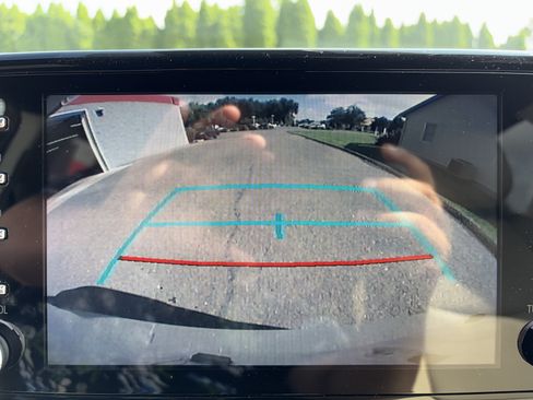Used 2021 Toyota Sienna XLE w/ XLE Plus Package FWD image 28