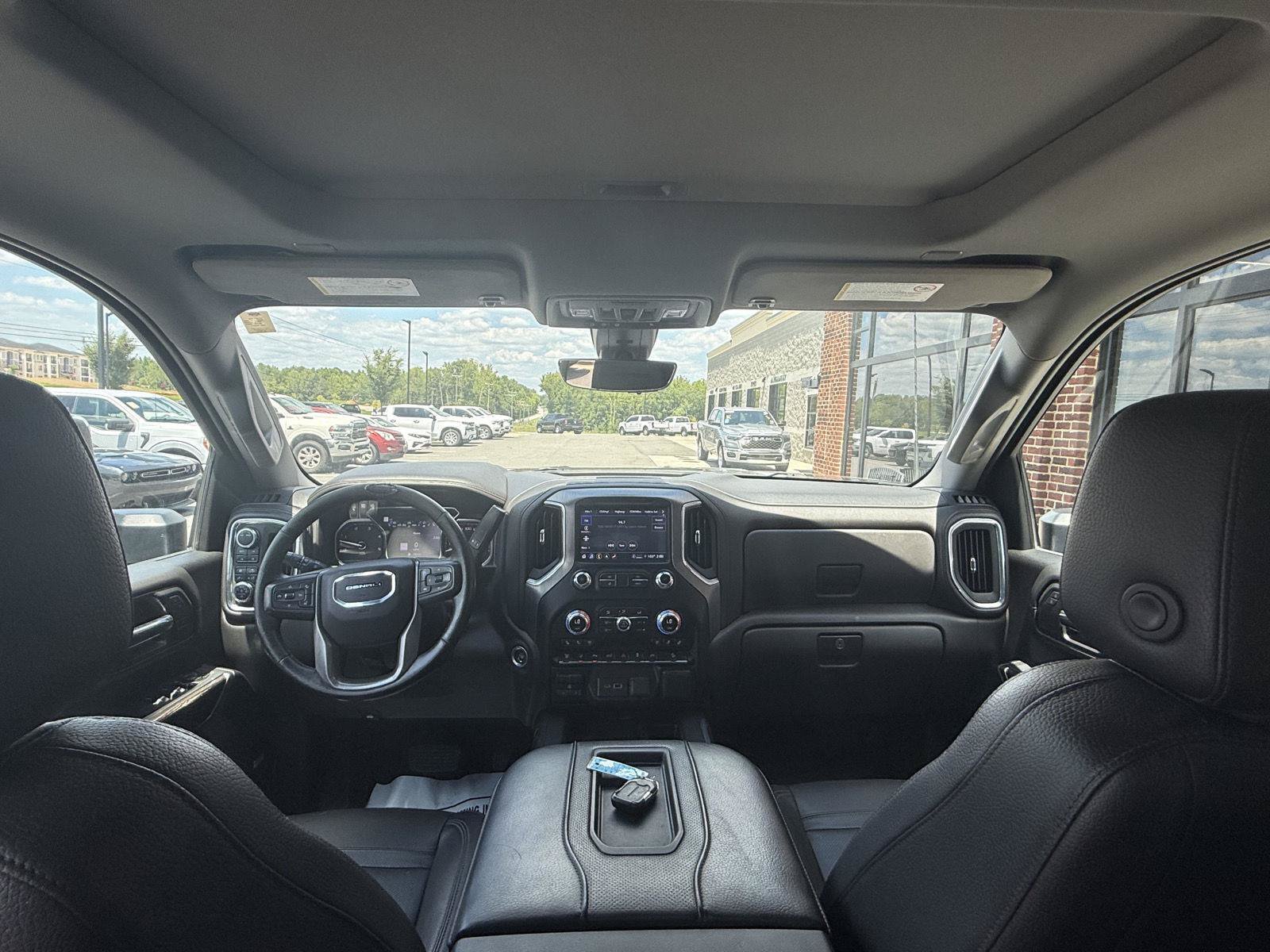 Used 2022 GMC Sierra 2500 Denali w/ Denali Ultimate Package AWD/4WD image 4